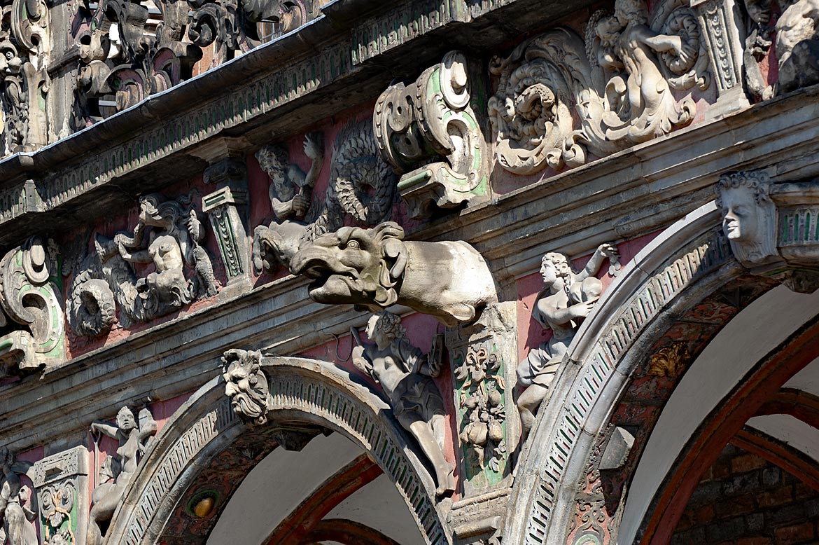 Blick über den Marktplatz auf das Alte Rathaus - Bremen sehenswert