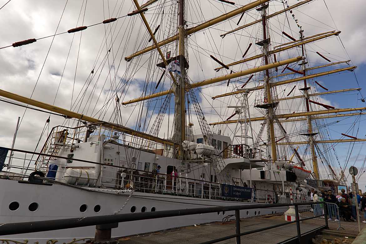 Polnischer Großsegler bei der SAiL in Bremerhaven - Bremen sehenswert