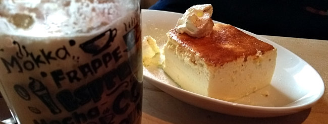 Bremerhaven - Eiskaffee und Kuchen