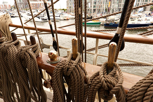 Bremerhaven - Shabab Oman II zur SAiL