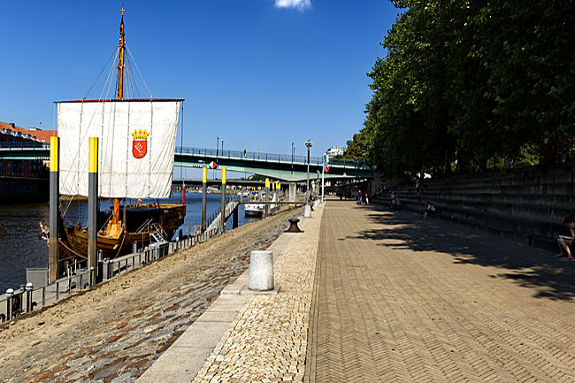 The Schlachte with the Kogge replica - Bremen sehenswert