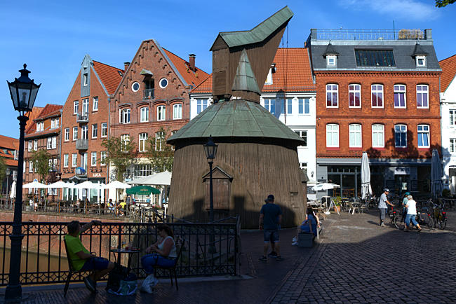 Stade - Tretkran am Hansehafen