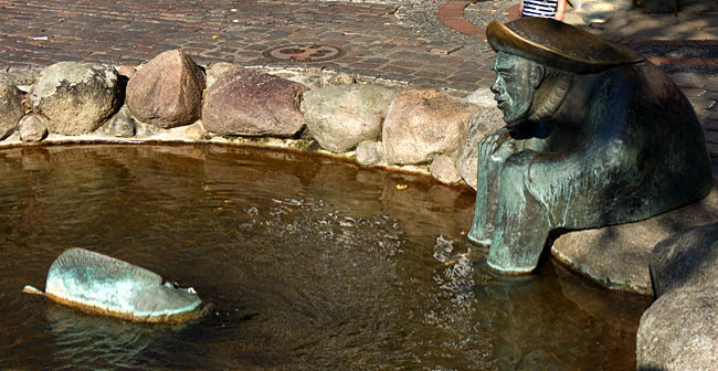 Stade - Der Fischer und seine Frau-Brunnen am Pferdemarkt