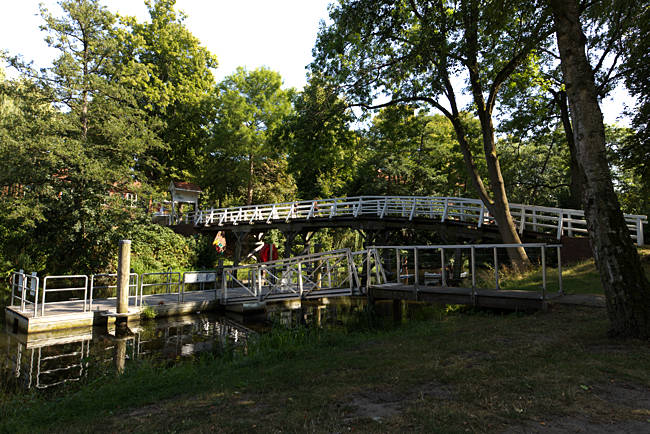 Stade - Wohltmannbrücke über den Burggraben beim Freilichtmuseum