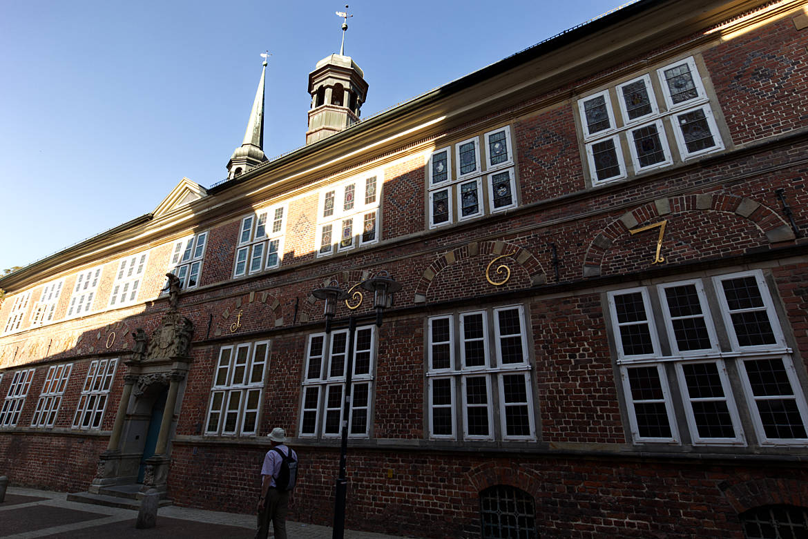 Stade, historisches Rathaus in der Innenstadt - bremen sehenswert