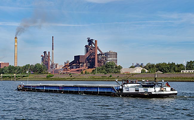 Stahlwerk Bremen vom Wasser aus gesehen
