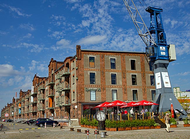 Überseestadt - Speicher XI mit der Hochschule für Künste und dem Hafenmuseum - Bremen sehenswert