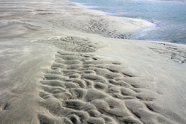 Wangerooge - Muster im Sand des Wattenmeerbodens