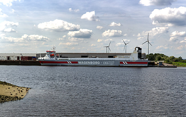 A cargo ship in the Neustadt harbor, where shipping traffic has however declined - Bremen sehenswert